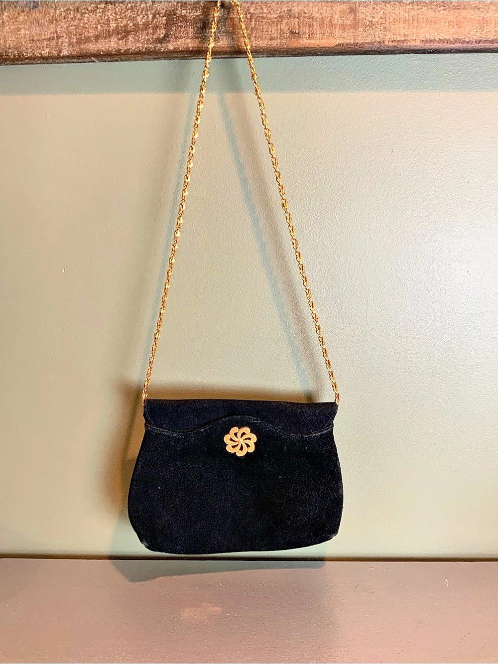 Triangle Black Velvet-Style Chain Clutch